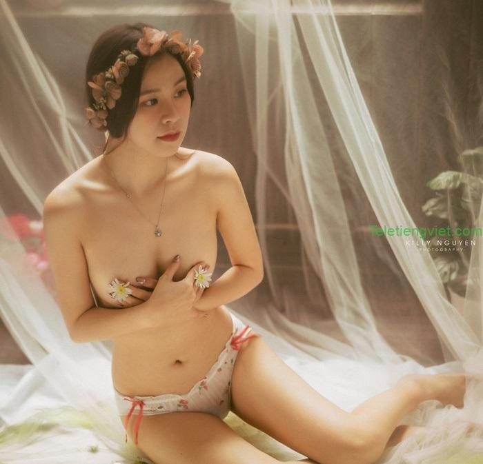 Ảnh Nude gái xinh ngưc khủng